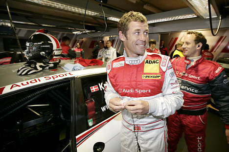Christoffer Nygaard var med i mængden omkring Tom Kristensen, hver gang han kom ud af bilen.